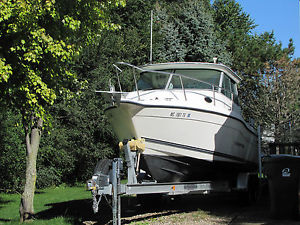 1999 Seaswirl Striper 2600 Sport Cabin