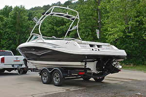 2010 Sea Ray 230 SLX Wake