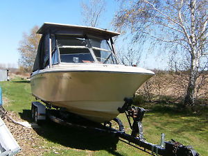 1986 22FT STARCRAFT FIBERLASS BOAT WITH TRAILER