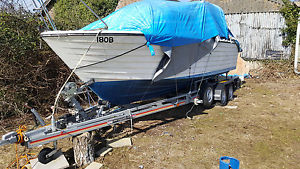 Teal 23ft Centre Cockpit Cabin Cruiser & 2600kg Max Load / Twin Axle Trailer