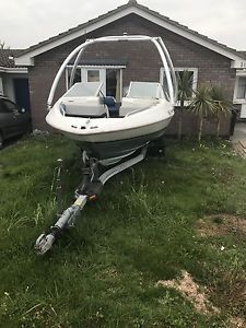 Bayliner Capri Bowrider speed boat mercury optimax 90 Engine Wakeboard