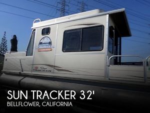 2005 Sun Tracker 32 Party Cruiser