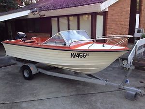 Runabout Fibreglass Boat