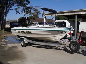 16ft BERTRAM/CARIBBEAN F/GLASS BOAT