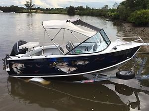 2010 BROOKER FREEDOM 4.75 & 60 HP MERCURY 4 STROKE ENGINE