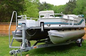Sun Tracker Pontoon Boat 21 ft. Fishing Barge
