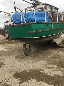 30ft Colvic Boat  BMC  1.8 Engine and Huth gearbox