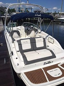 2011 Sea Ray 240 Sundeck