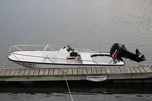 13' Boston Whaler, 130 Sport 2001 40hp