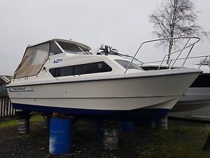 Shetland 4 plus 2 diesel Thornycroft  powerboat / river cabin cruiser