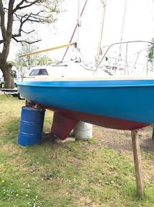 Hunter Europa 19ft Fin Keel Sailing Boat (Name - Blue Spray)