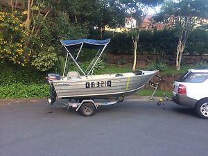 boats,Tinnie 3.9 Horizon on trailer
