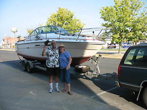 1979 Sea Ray 26' SRV 260 Weekender Cabin Cruiser Power Boat with tandem trailer