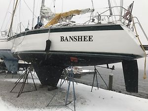 1983 HUNTER sloop