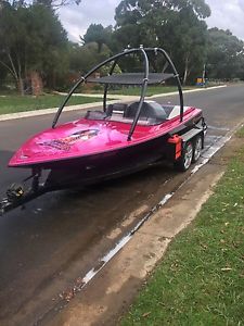 96 Skiline ski boat