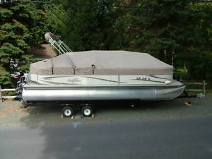 2008 Sunchaser 8524 CR party boat pontoon boat