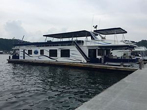 Sumerset Houseboat -16x86 -Very Clean-Spacious, Hottub, Beautiful inside and out