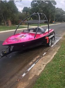 96 Skiline Ski boat