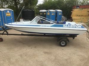 Glastron speed Boat