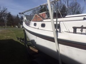 1976 MacGregor Venture Newport 23