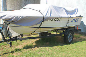 3.9 mtre fibreglass fishing/fun boat excellent registered