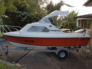 Boat including trailer