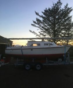 Sailboat / Trailer Sailer