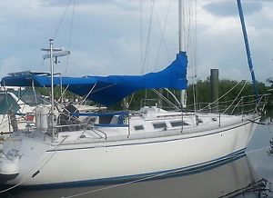 1983 Hunter 34 Sailboat, shoal draft