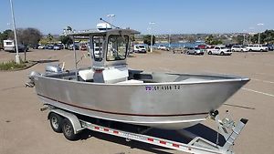 2004 Pacific Boats V2325
