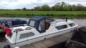 Buckingham 32ft cruiser boat