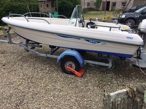 Terhi 4110 Console Boat with 20hp Honda outboard and Indespension trailer