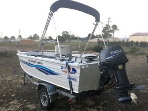 Quintrex 435 Hornet Trophy