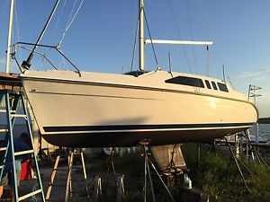 1998 Hunter Sailboat
