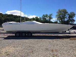 2001 Activator 40 ft hull and trailer