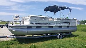 2005 Suntracker Party Barge 24