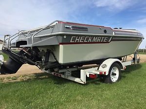 1988 Checkmate Boat 350 SBC Chevrolet Engine MerCruiser Inboard Shorelander