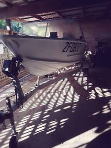 DE HAVILLAND   4.6  MTR   ALI   F.W.D   STEER  BOAT  AND   TRAILER  REG