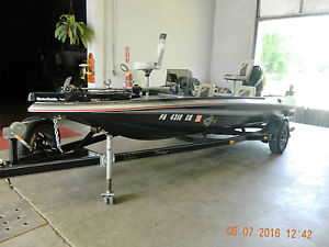 1991 CAJUN BASS BOAT 178 TRAVIS EDITION