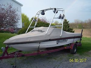 1999 Malibu Response LX Wakeboard and Ski Boat