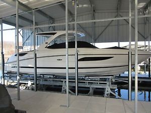 2014 Sea Ray 350 SLX Open Bow