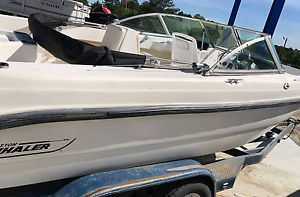 2001 Boston Whaler Ventura 180