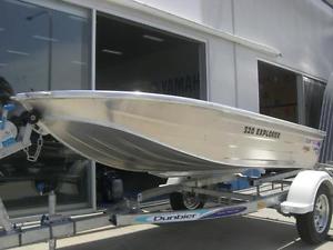 2016 QUINTREX 320 EXPLORER, ROOF TOPPER, REGO, ONLY USED TWO TIMES...