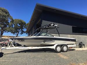 Malibu Ski boat Lx 2000