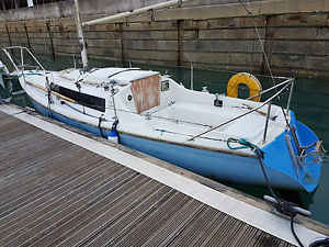 SAILING BOAT