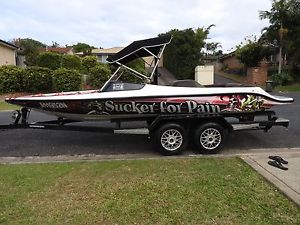 ski boat