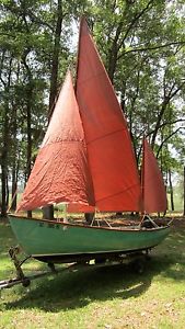 1984 Drascombe Lugger image 1