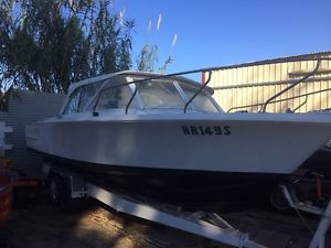 bertram cabin cruiser