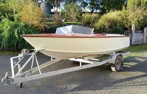 17ft HARTLEY VINTAGE SPEED BOAT SKI BOAT~WILL SWAP FOR TANDEM CAR TRAILER~