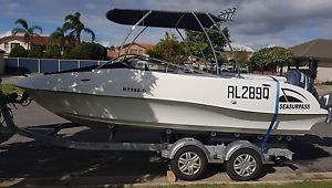 Used damaged Fibreglass boat / bow rider/ fishing boat