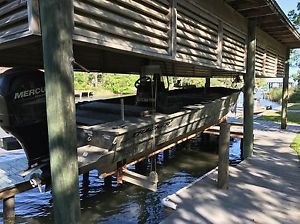 2010 Bay Boat Grizzly 2072